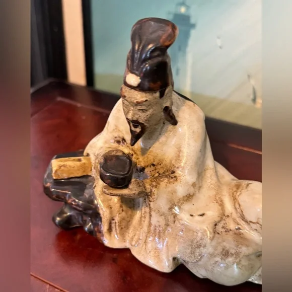 Vintage Shiwan Chinese Mudmen
Figurine Scholar Eating by Rock
Republic China - Picture 5 of 9